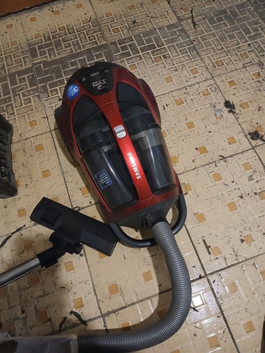 Телевизоры,пылесос,стабилизатор полочки