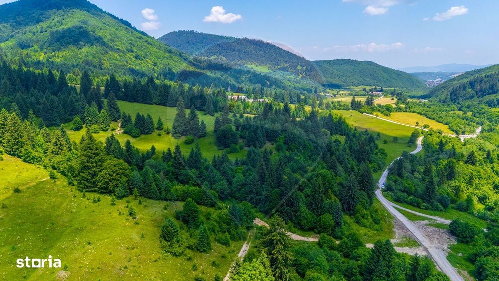 Natură— 18.900 mp în Săcele, cu râu și priveliște montană