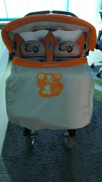 Бебешка количка за близнаци