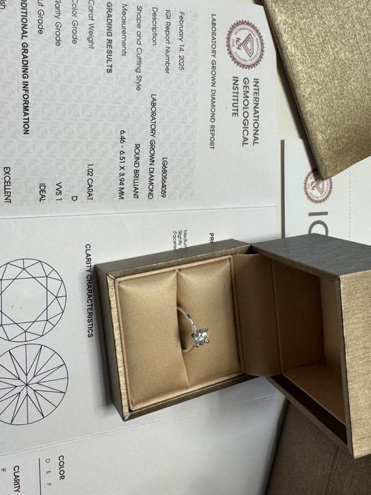 Vând inel Bulgarii cu diamant