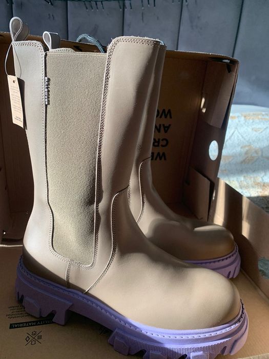 Новые ботинки челси