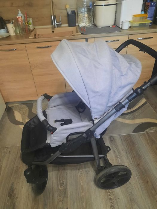 Бебешка количка с три коша