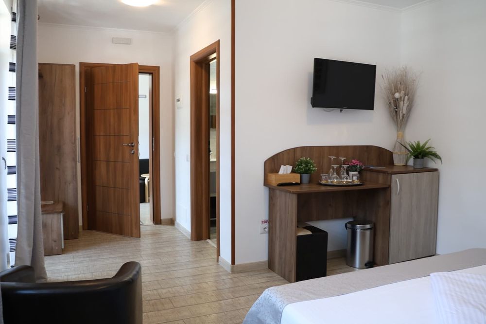 Pensiune de Vanzare in Sinaia - Casa Tibi