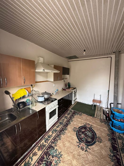 Уй сотилади. Назарбек-Туркистон. 10.5 сотих. 6 соих захват жоий бор.