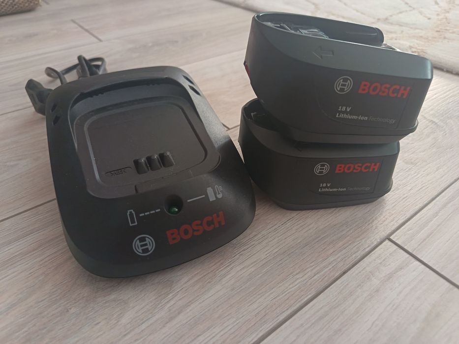 Acumulatori bosch si incarcator 18v lithium -ion