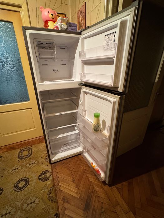 Frigider Samsung , 255 l, H 1635, Clasa A+, Graphite