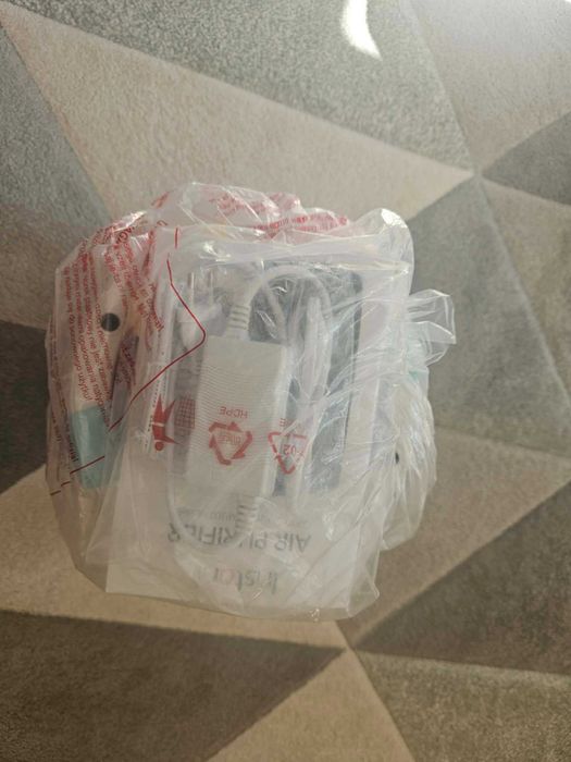 Продавам чисто нов пречиствател за въздух Instant Air Purifier 70 евро за гр. Варна, изпращам по куриер за сметка на купувача