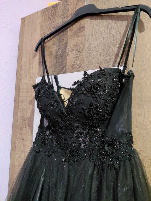 Черна бална рокля