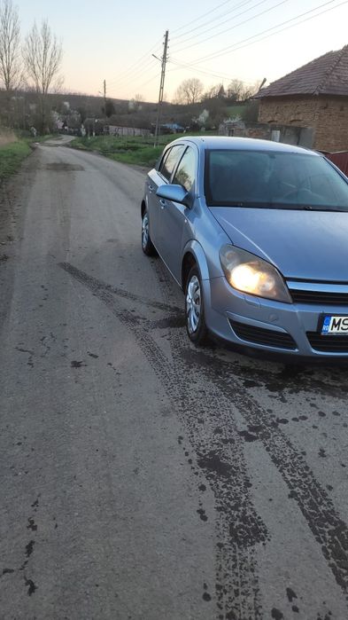 De vanzare Opel astra h an 2005 .