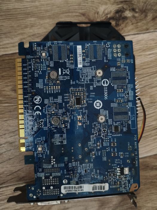 Видеокарта GTX 750