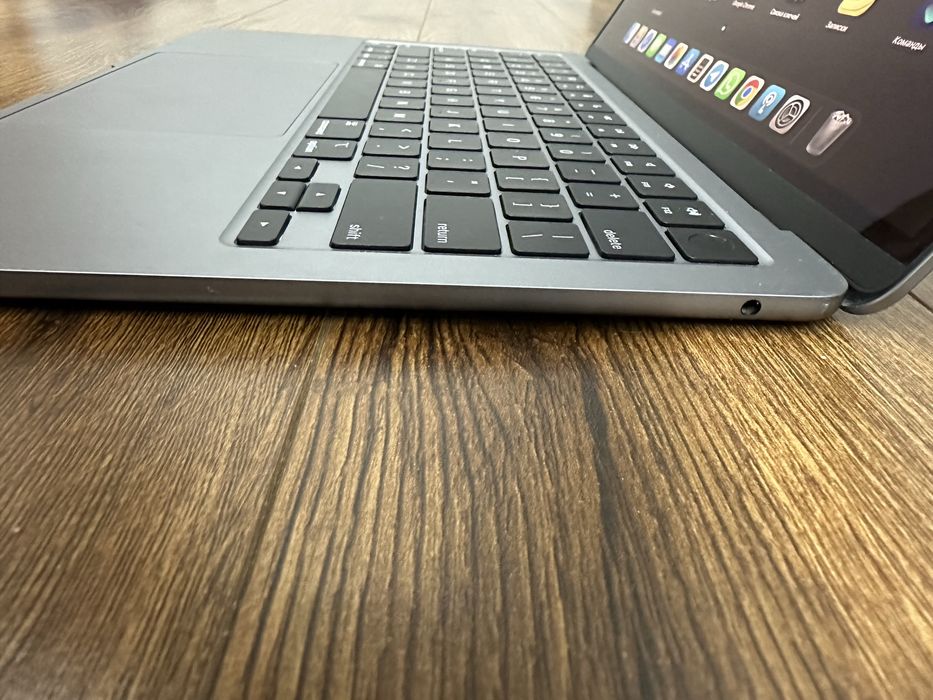 Продам macbook air m2