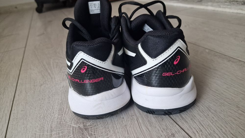 Asics, Joma tenis 40,2/3