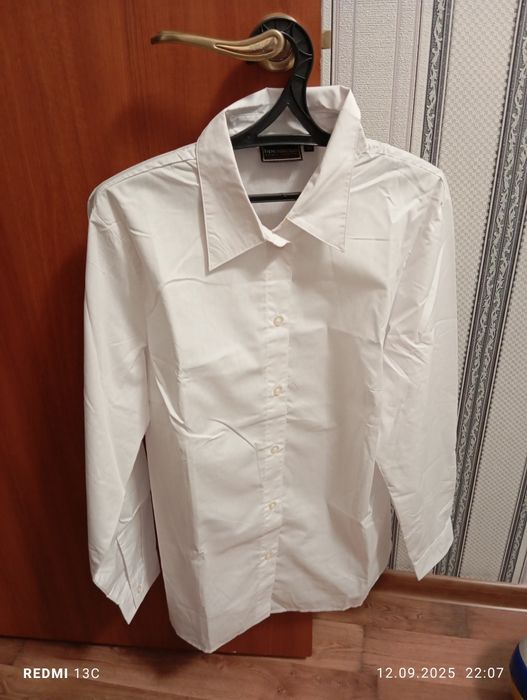 Продам блузки женские