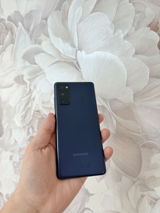 Samsung S20FE / 128Gb - В отличном состоянии