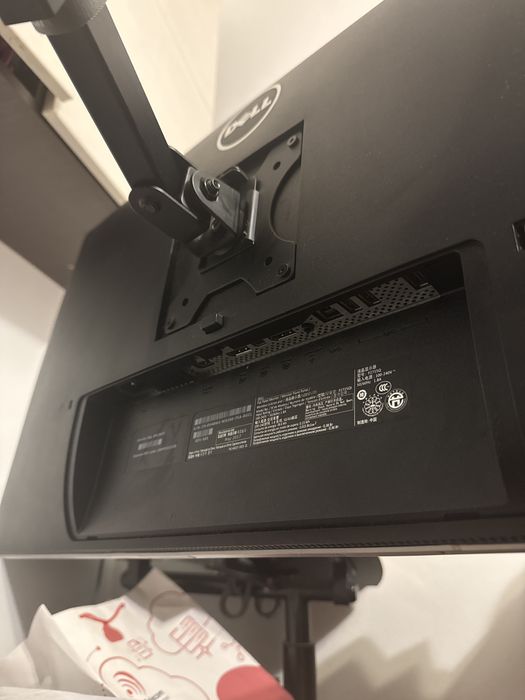 Monitor Dell 27” 4K UHD  P2715Qt