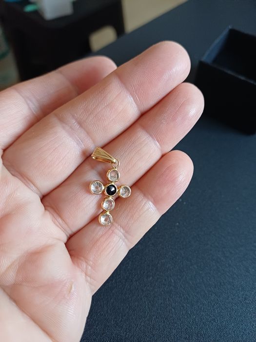 Medalion de aur galben de 18 k