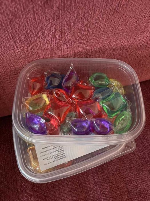 Капсули за пране. Подходящи за бели и цветни дрехи.