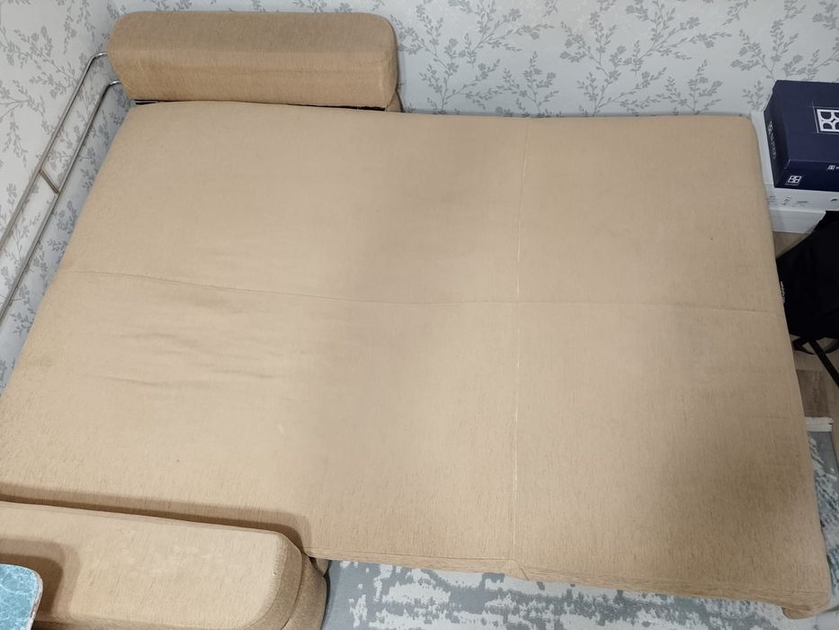 Продам диван в хорошем состоянии