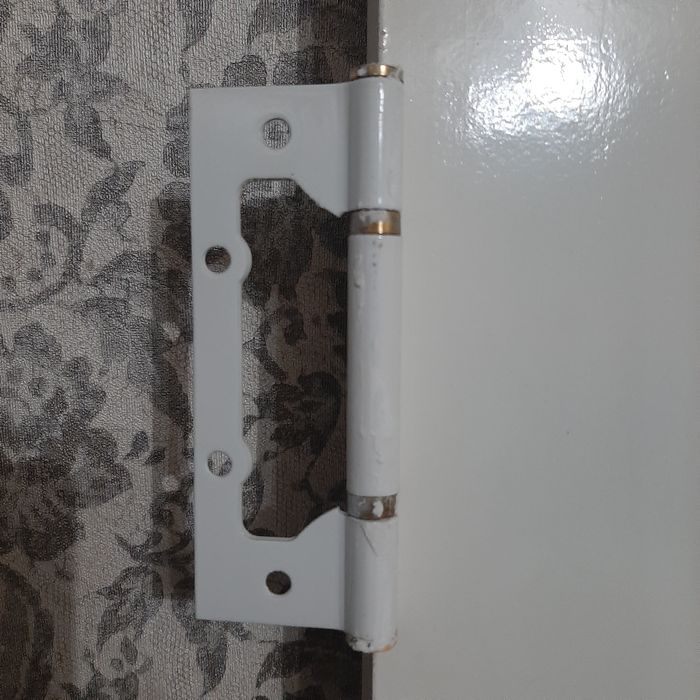 Двери входные деревянные