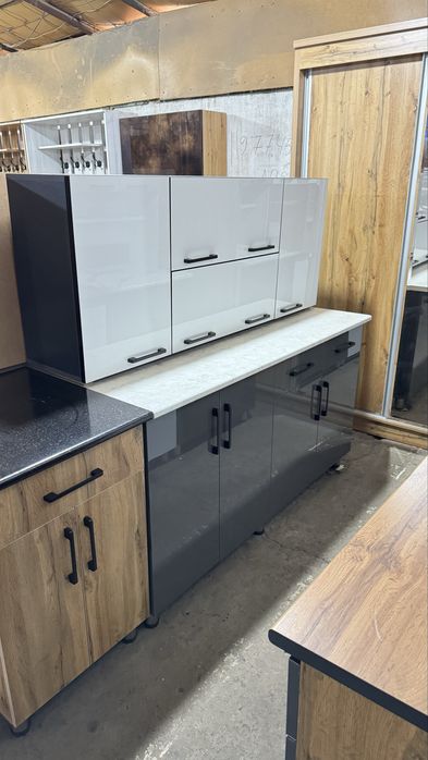 Кухонный мебель навесной