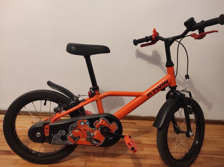 Bicicletă copii b'twin 16 inch, stare foarte bună, cu accesorii