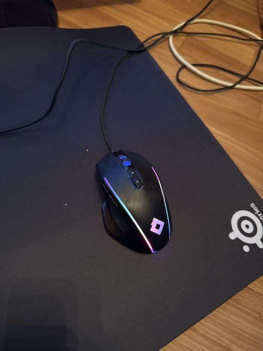 Продам мышку игровую