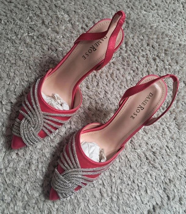 Pantofi eleganți de dama