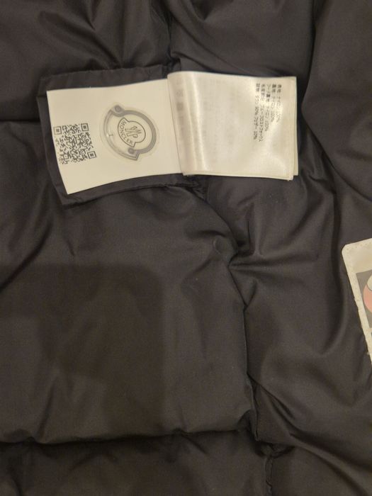 Geaca Moncler originală