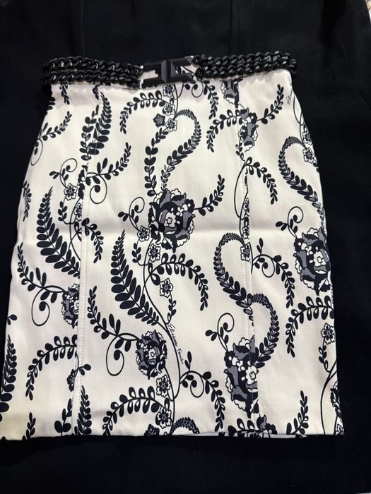 Продается юбка- карандаш Elisabetta Franchi.