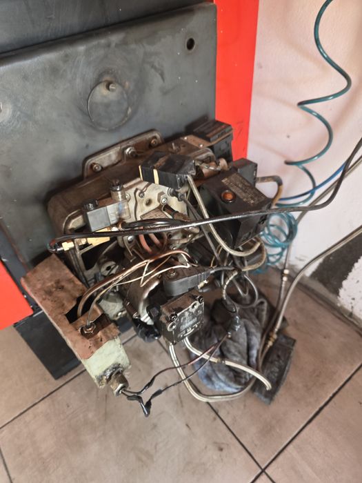 Centrala cu injectoare combustibil lichid