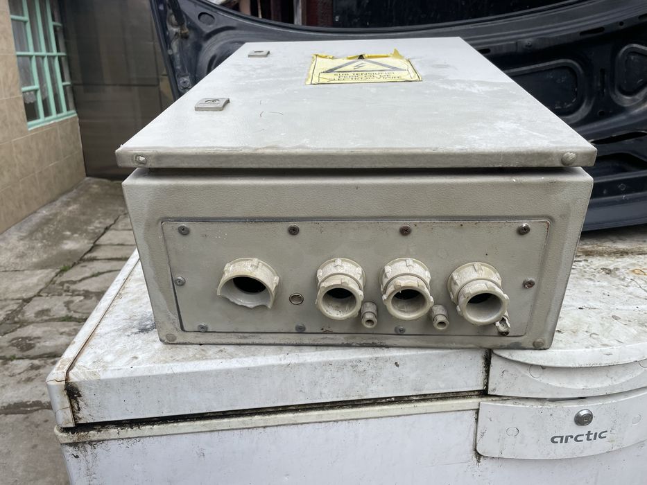 Tablou electric trifazic echipat complet – stare foarte bună