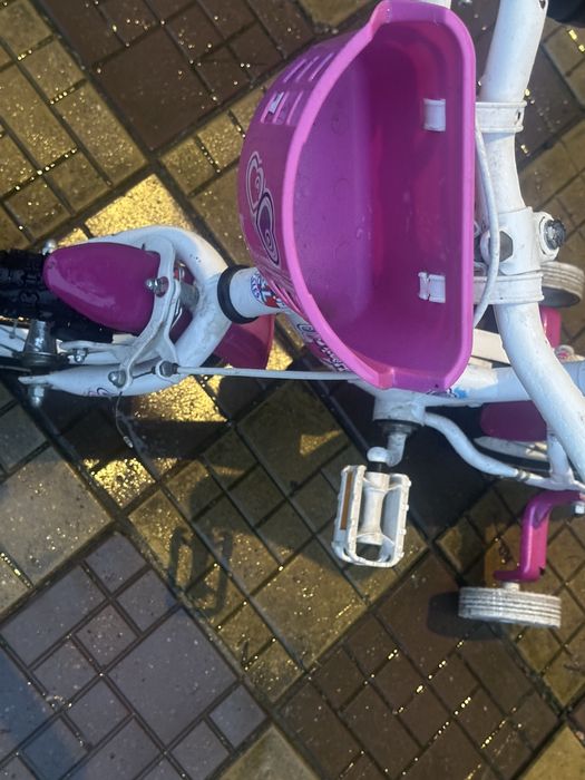 Bicicleta fetite cu roti ajutatoare