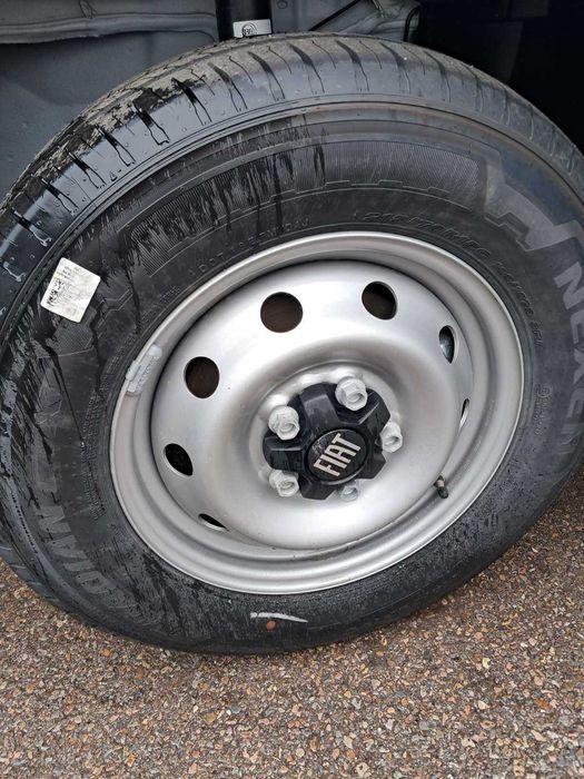 215/70/15С Nexen Roadian НОВИ