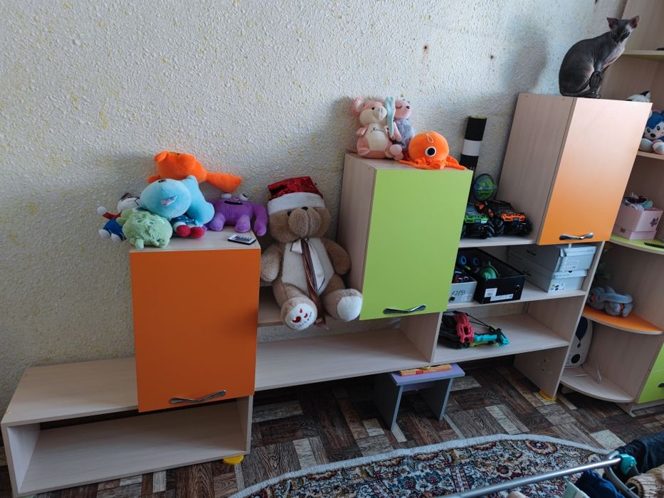 Полка настенная вместительная