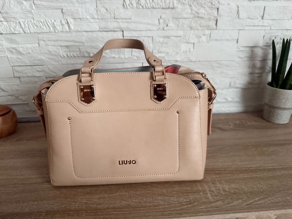 Дамски чанти Guess, Liu Jo, Mohito и други