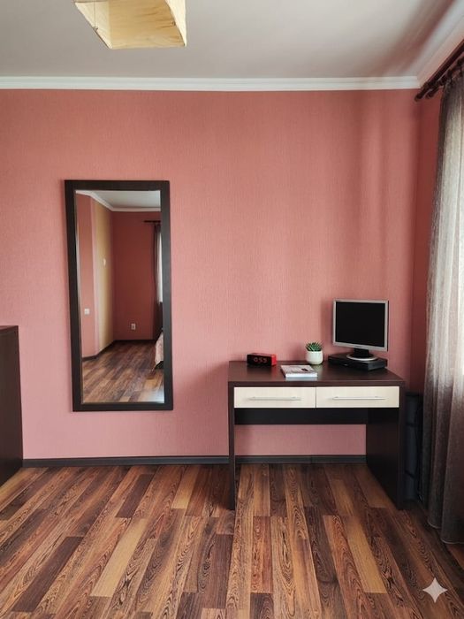 Шкафы, комод, стол, зеркало