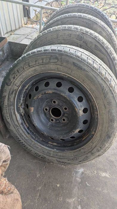 Зимняя резина farroad 215 60r16