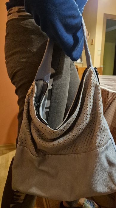 Светлосини кожени чанти