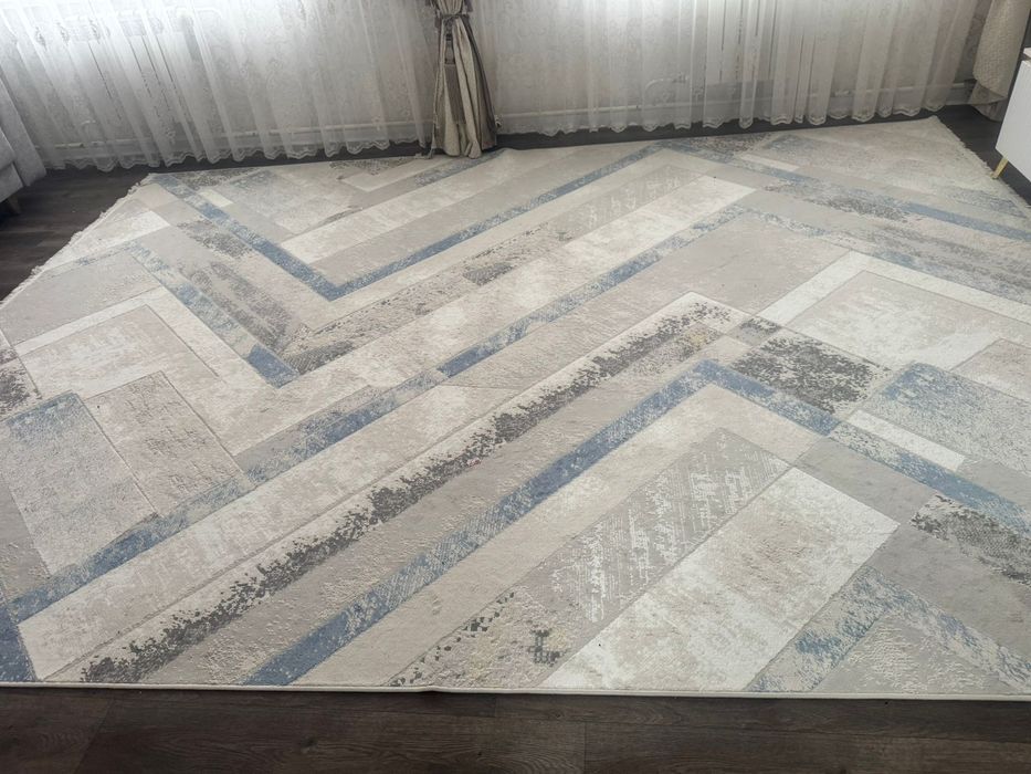 Продам ковёр 3 на 5