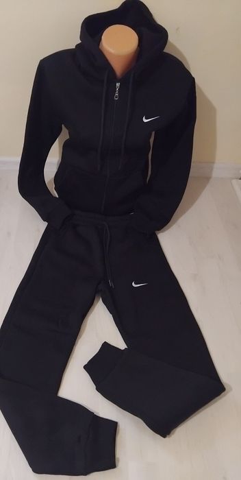 Trening fete si baieti Nike.