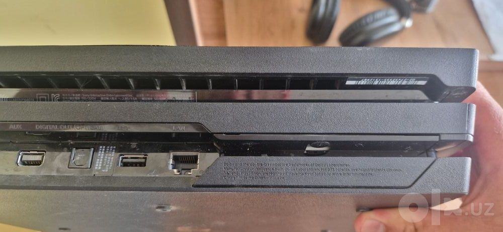 Play station 4 pro 1tb