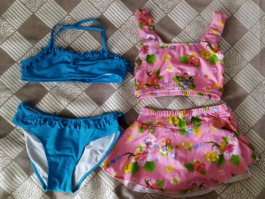 Продаю купальники на девочку 6 -7 лет