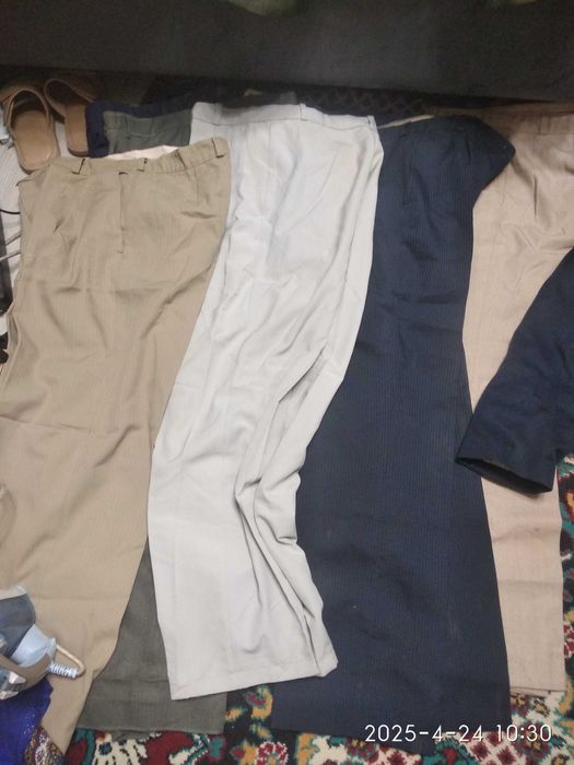 Продаю́тся брюки летние  разные если оптом то 30000