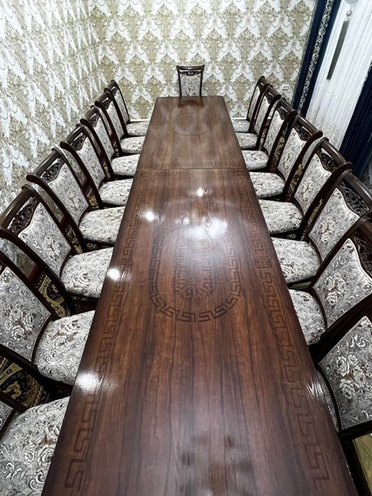 продаётся стол и стулья
