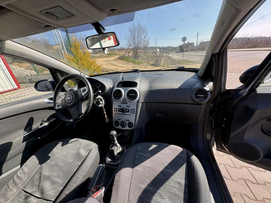 OPEL CORSA 2012г. газ/бензин