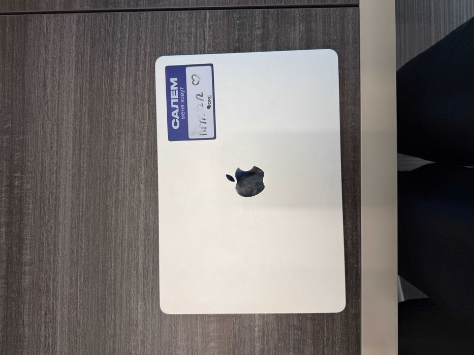 Продам Macbook air m2 2022