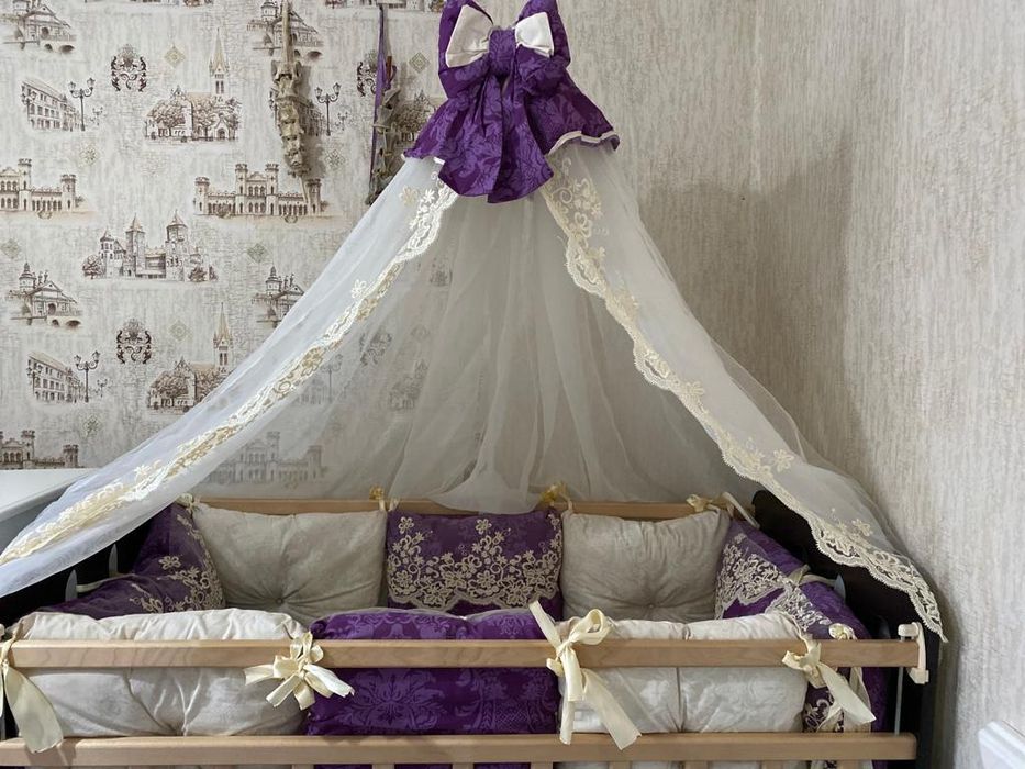 Кроватка. Коляски.