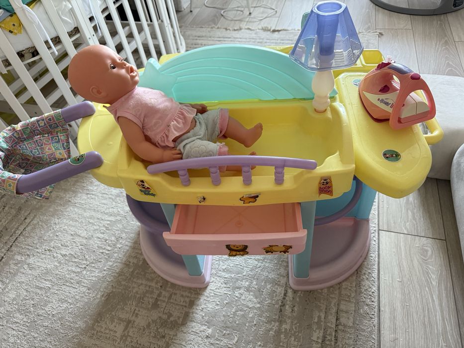 Продам кукольный домик