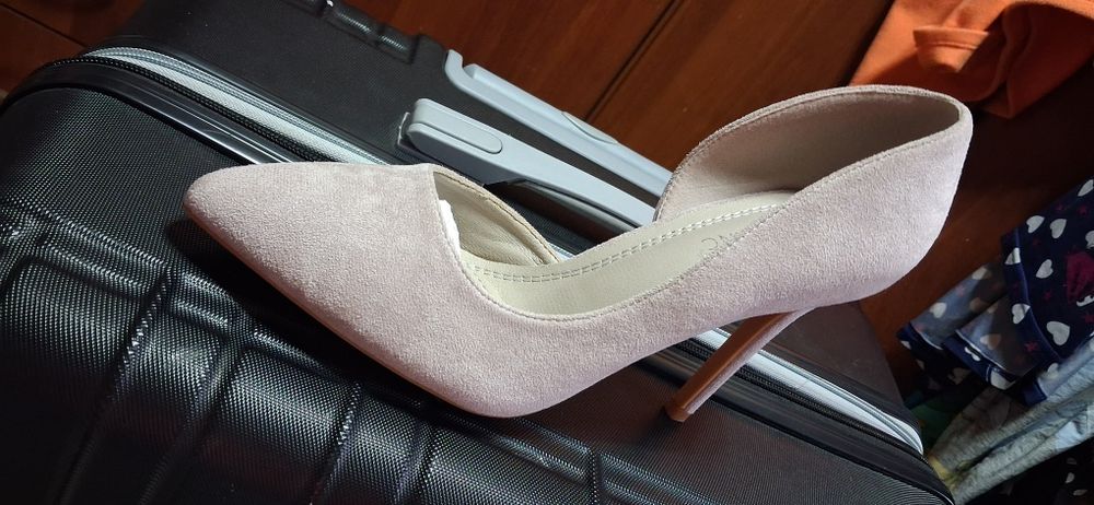 Продам туфли новые 38размер