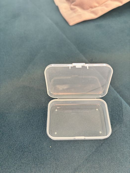 Vand un set de cutii de plastic-60 bucati